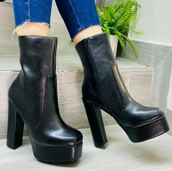 𝙇𝙖𝙨𝙩 𝙎𝙞𝙯 8.5 🖤South London Platform Boot - Picture 5 of 11